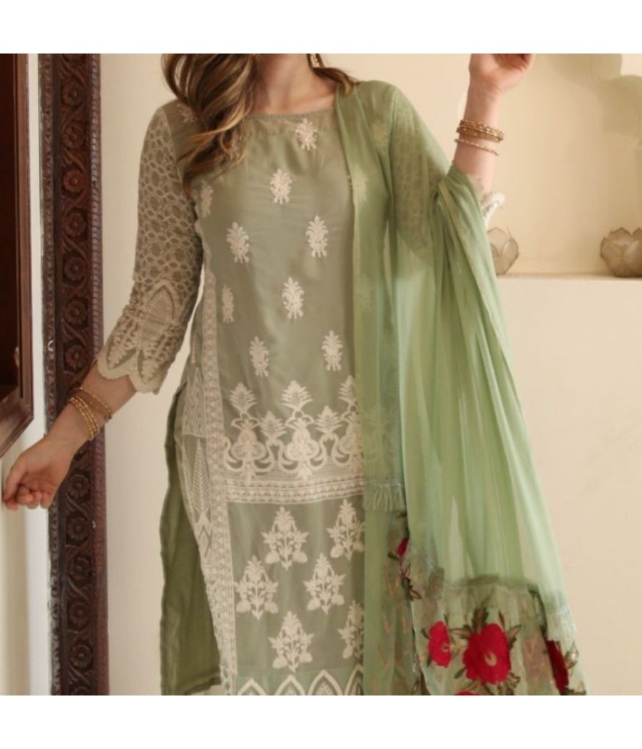 Georgette based green pakistani style kurta set