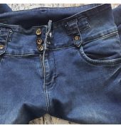 Blue highwaisted jeans