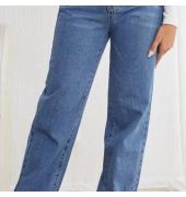 Off-duty baggy jeans blue