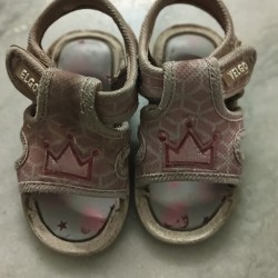 Baby sandals soft and comfortable wear 0 to 12 months