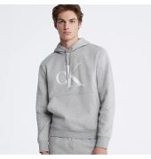 This is a good CK hoodie I recently bought and I hardly wore it for 2-3 times only and I want a space for my new collection